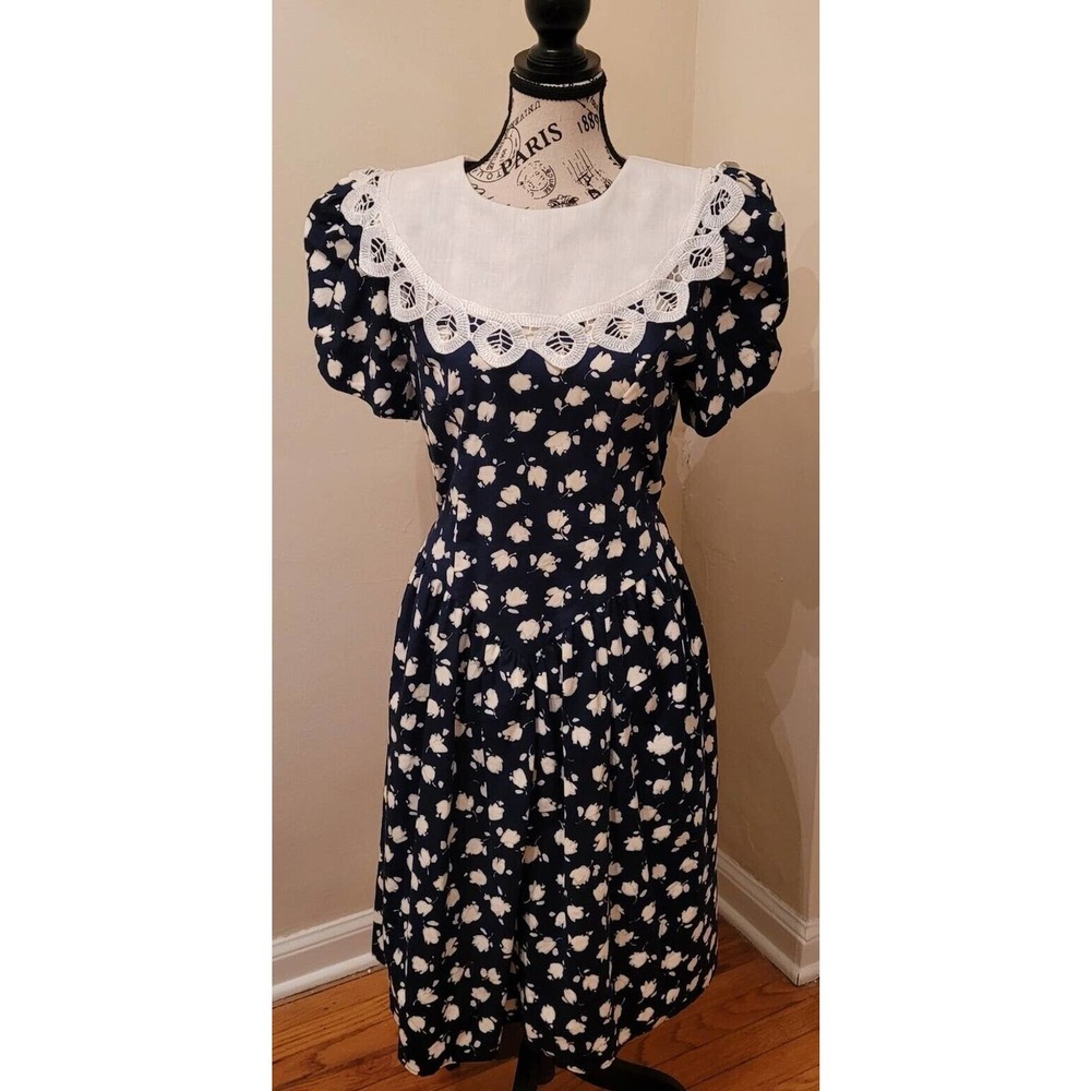 Vintage 80s Miss Dorby Cottage Core Lace Collar Black And White Floral Dress (C1